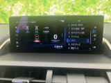 オーディオソースの選択画面を表示し、ラジオやBluetoothなどの項目を確認できます。聴きたい音源を画面から選べるため、日常の移動でも使い分けしやすい装備です。