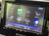 画面にはオーディオやテレビ、電話番号、目的地などの項目が表示され、用途に応じて選びやすい構成です。タッチ操作で日々の移動を便利にサポートします。
