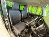 運転席シート廻りは使用感も少なく、良好な状態となっています。丁寧に使われていたことがよくわかりますね。