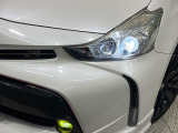 【LEDヘッドライト】悪天候や夜間走行時も良好な視界を確保し安心して運転できる高輝度LEDヘッドライトを装備!点灯速度が早く、消費電力も抑えられています。