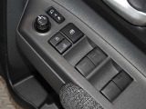 電動格納式ドアミラー・パワーウインドウを装備しています。