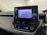 バックカメラ付きで後方確認がしやすく、駐車も安心の一台です。