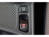 電動パーキングブレーキを搭載。スイッチ操作でパーキングブレーキを作動・解除することが可能ですので、操作の力が不要ですよ♪