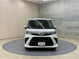 お車購入のポイントとなるフロントマスクです!シャープな目つきが印象的なデザインのヘッドランプです。