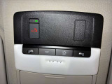 【SOSコール】スイッチを押すだけでオペレーターに接続。警察や消防に連絡し、緊急車両を手配。クルマの位置情報も共有されます☆