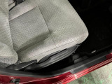 痛みの出やすい運転席シートの角、フロアマット、座面、ともに良好です