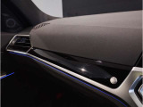 ☆グローブボックスは車検証などのブック類はもちろんサンシェードなどの小物も十分に収納できるスペースが確保されております☆