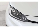 ☆暗い夜道も明るく照らします☆LEDヘッドライト装着車!夜間のドライブも安心ですね♪消費電力が少なく明るいなんて◎です