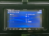 音声メニューには複数の再生元や交通情報の項目が並び、目的に合わせて選びやすい画面構成です。表示が整理されているため、使いたい機能を探す際にも分かりやすく便利です。