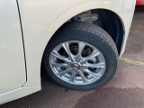 155/65R14タイヤ・社外アルミホイールです。スタッドレスタイヤや各種オプションのご注文も承っております(^^)!