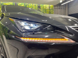 【LEDヘッドライト】悪天候や夜間走行時も良好な視界を確保し安心して運転できる高輝度LEDヘッドライトを装備!点灯速度が早く、消費電力も抑えられています。