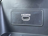 カーナビに連動したHDMIソケットも装備されております。