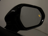 BSM(ブラインドスポットモニタ)!隣の車線を走る車両をレーダーで検知し、ドアミラーでは確認しにくい後側方エリアに存在する車両に加えて、急接近してくる車両も検知します。