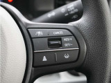 アダプティブクルーズコントロールが装備されており、高速道路での疲労軽減と燃費運転に貢献します!