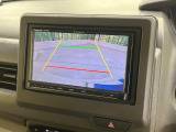 【バックカメラ】駐車時に後方がリアルタイム映像で確認できます。大型商業施設や立体駐車場での駐車時や、夜間のバック時に大活躍!運転スキルに関わらず、今や必須となった装備のひとつです!