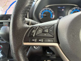ハンドル左側のスイッチでオーディオの操作が可能なので、運転中でも楽に調整できます(^^♪
