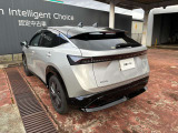 フロントだけでなく、バックソナーも付いてるので駐車時もバッチリ補助してくれます(*^^*)