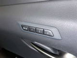 シートメモリー機能装備付きです。シートの位置をそれぞれ記憶しておく事ができるので、ご家族や、複数の方で車を乗られるオーナー様には、便利な機能です。