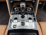 ドライブモードセレクター(Comfort・Bentley・Sport・Custom)