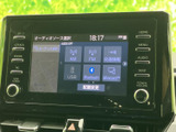AM・FMラジオや交通情報に加え、USB、Bluetooth、Miracastなど様々な音源に対応した選択画面です。通勤時や休日の外出など、シーンに合わせて音楽や情報を楽しめます。