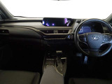 【メーター廻り】シンプルで飽きないデザイン、運転中も視界の邪魔にならない構造になっているので運転に支障もありません♪