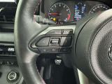 ステアリングスイッチ装備!運転しながら手元でオーディオの操作などができます。