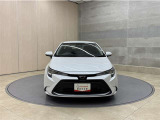 お車購入のポイントとなるフロントマスクです!シャープな目つきが印象的なデザインのヘッドランプです。