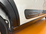 キズ凹み等現状ですがお求めやすくなっております。リーズナブル価格のアウトレット車です!
