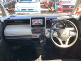 ご納車時には再度洗車・室内清掃を行い展示中についてしまった汚れも落として気持ち良くお乗りいただける状態にして納めさせていただきます!