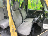 運転席シート廻りは使用感も少なく、良好な状態となっています。丁寧に使われていたことがよくわかりますね。
