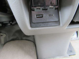 運転席そばにUSBソケットがあります♪♪ここでスマホの充電ができちゃいます♪♪