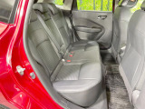 後部座席も気になるようなキズ・汚れやへたり等、大きなダメージはなく、良好な状態です。