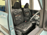 【運転席・助手席】内装ルームクリーニング済みです。しっかり綺麗にしていますので、是非、お確かめください。車に自信があるからこそ、是非一度ご来店頂き内外装も見てもらえると幸いです。