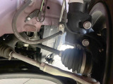 お車を安心してお乗りいただく為には、足回りの定期点検が欠かせません。サービスサポート(有償保証)では無料点検もご提供しており、安心のカーライフをお過ごしいただけるサポート体制が整っています。