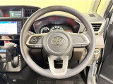 ステアリングスイッチ搭載!手を離さずに手元のスイッチでさまざまな操作が可能。運転中、視線をそらさなくても操作ができて安全です!