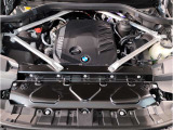 【BMWクリーンディーゼル】市場をリードするディーゼルエンジン。低回転ステージ専用ターボが走り出しから効果的に過給を行いスムーズな発進加速や低燃費を実現。ディーゼルの常識を超えたスポーティな走りを!