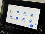 画面上に各種メニューが並び、目的の項目を見つけやすい構成です。ナビやオーディオに加え、便利な関連メニューもまとめて確認でき、日々の運転をサポートします。
