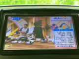 テレビ画面で番組を視聴できる装備です。目的地での待ち時間など、停車中のひとときに映像を楽しめます。画面に番組内容が表示され、車内で過ごす時間の選択肢が広がります。