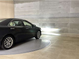 LEDヘッドランプです。十分な明るさを保ちつつも消費電力が少なく、バルブ寿命も長いのが特徴です。瞬時にMAXの光量を発揮するのもLEDならではです。