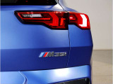 エンジェルアイ、イカリングと呼ばれるBMWのライトの正式名称は「コロナリング」です。一目でBMWとわかる伝統のデザインです。