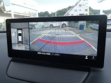 狭い場所での駐車やすれ違いなどでより的確な運転操作に役立つ360&deg;ビューモニターが装備されています。