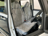 【運転席・助手席】内装ルームクリーニング済みです。しっかり綺麗にしていますので、是非、お確かめください。車に自信があるからこそ、是非一度ご来店頂き内外装も見てもらえると幸いです。