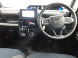 ぜひ展示車の運転席に座ってみてください。