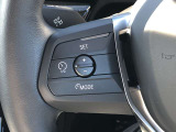 ACCアクティブ・クルーズ・コントロールストップ&ゴー機能付。前走車にあわせて自動的に減速・加速し車間距離をキープして追随致します。渋滞時などでも運転をサポートしてくれます。