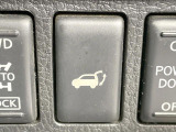 【パワーバックドア】スマートキーや運転席のボタンを押すだけでリアゲートが自動で開閉します!荷物を持っている時や、高い位置にあるバックドアを閉める際に便利な機能です♪