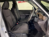 運転席は電動シート付です。細かな動きでドライバーに合わせたポジションを設定できます。
