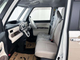 お洒落な内装で毎日運転するのが楽しくなりますね。