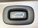 【パワーバックドア】スマートキーや運転席のボタンを押すだけでリアゲートが自動で開閉します!荷物を持っている時や、高い位置にあるバックドアを閉める際に便利な機能です♪