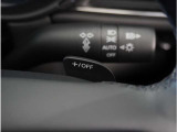 【ステアリングシフトスイッチ】ハンドルから手を離さずに素早くシフトアップ&ダウンができます。お近くの広島マツダまでお越しください。