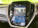 テレビ番組を表示できる画面を備え、停車中の待ち時間に映像を楽しめます。画面上からチャンネルなどを選べる構成で、車内で過ごす時間に役立ちます。